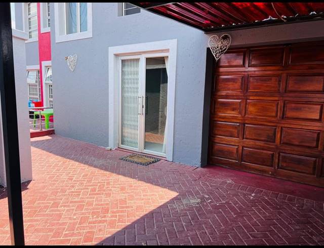 4 BEDROOM HOUSE FOR SALE IN CLAYVILLE